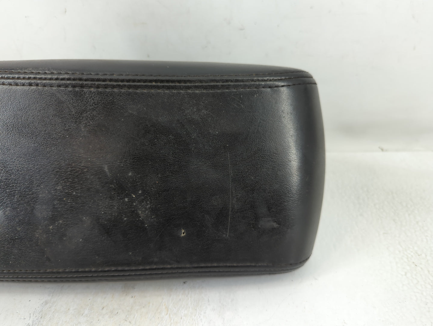 2007 Chevrolet Impala Center Console Armrest Cover Lid Fits OEM Used Auto Parts - Oemusedautoparts1.com