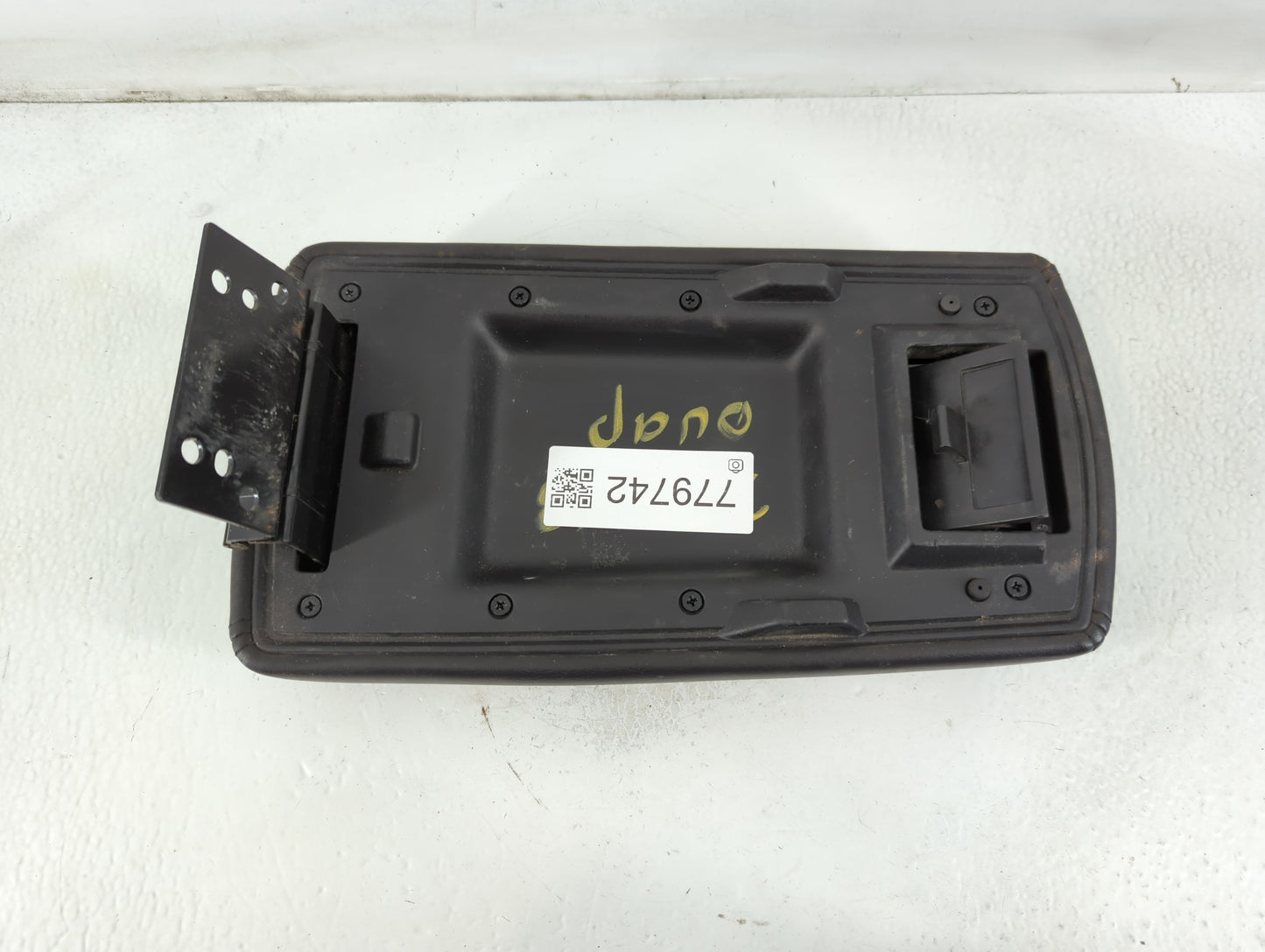 2007 Chevrolet Impala Center Console Armrest Cover Lid Fits OEM Used Auto Parts - Oemusedautoparts1.com