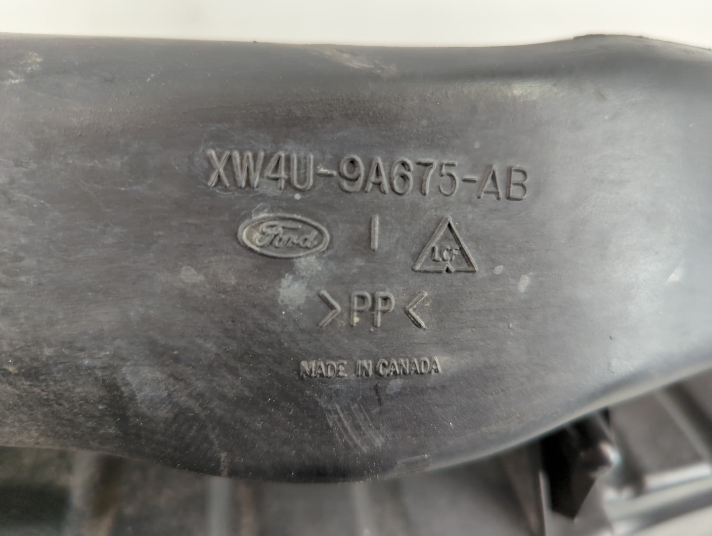 2000 Lincoln Ls Air Cleaner Intake-duct Hose Tube - Oemusedautoparts1.com