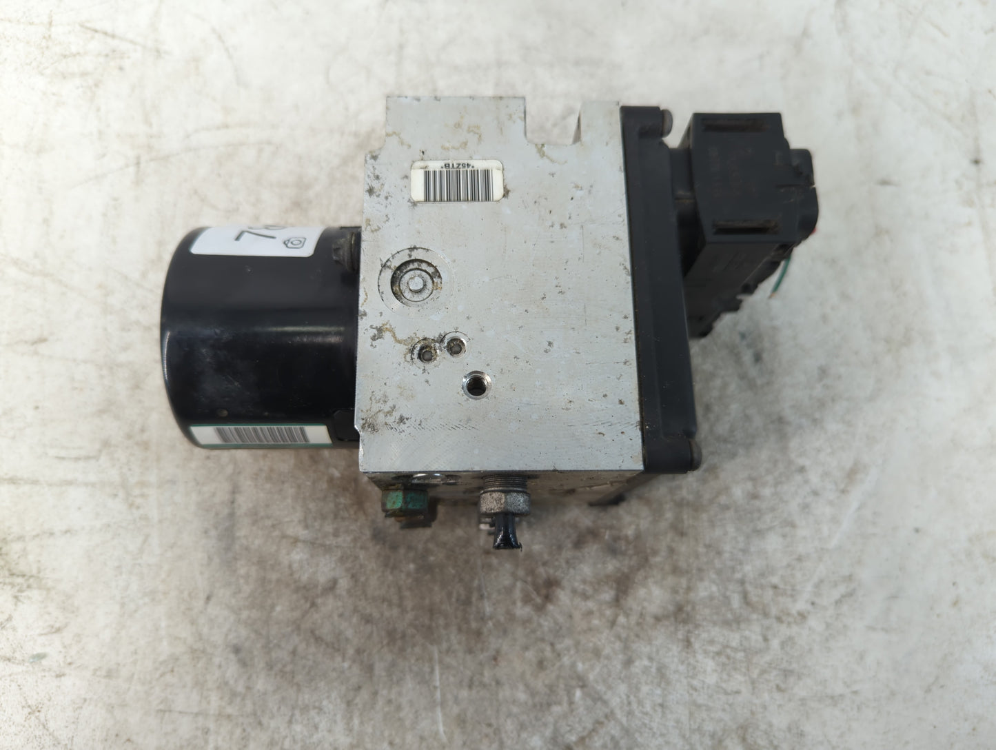 2008-2011 Chevrolet Impala ABS Pump Control Module Replacement P/N:25894182 Fits Fits 2008 2009 2010 2011 OEM Used Auto Parts - Oemusedautoparts1.com