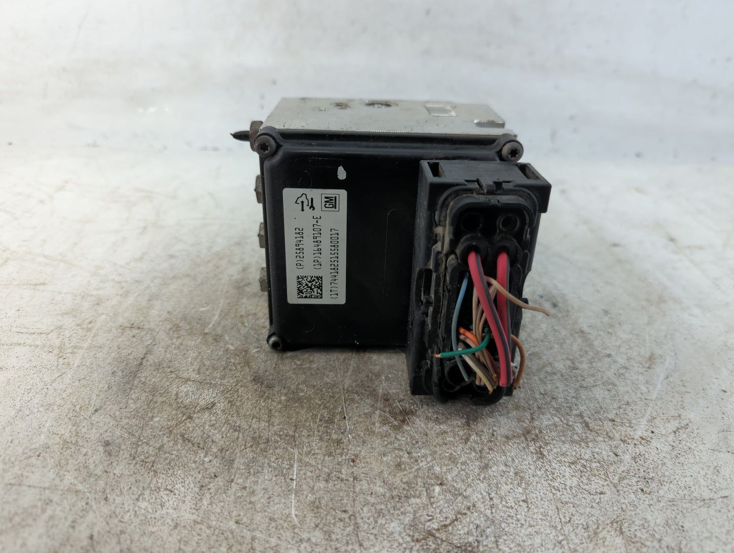 2008-2011 Chevrolet Impala ABS Pump Control Module Replacement P/N:25894182 Fits Fits 2008 2009 2010 2011 OEM Used Auto Parts - Oemusedautoparts1.com