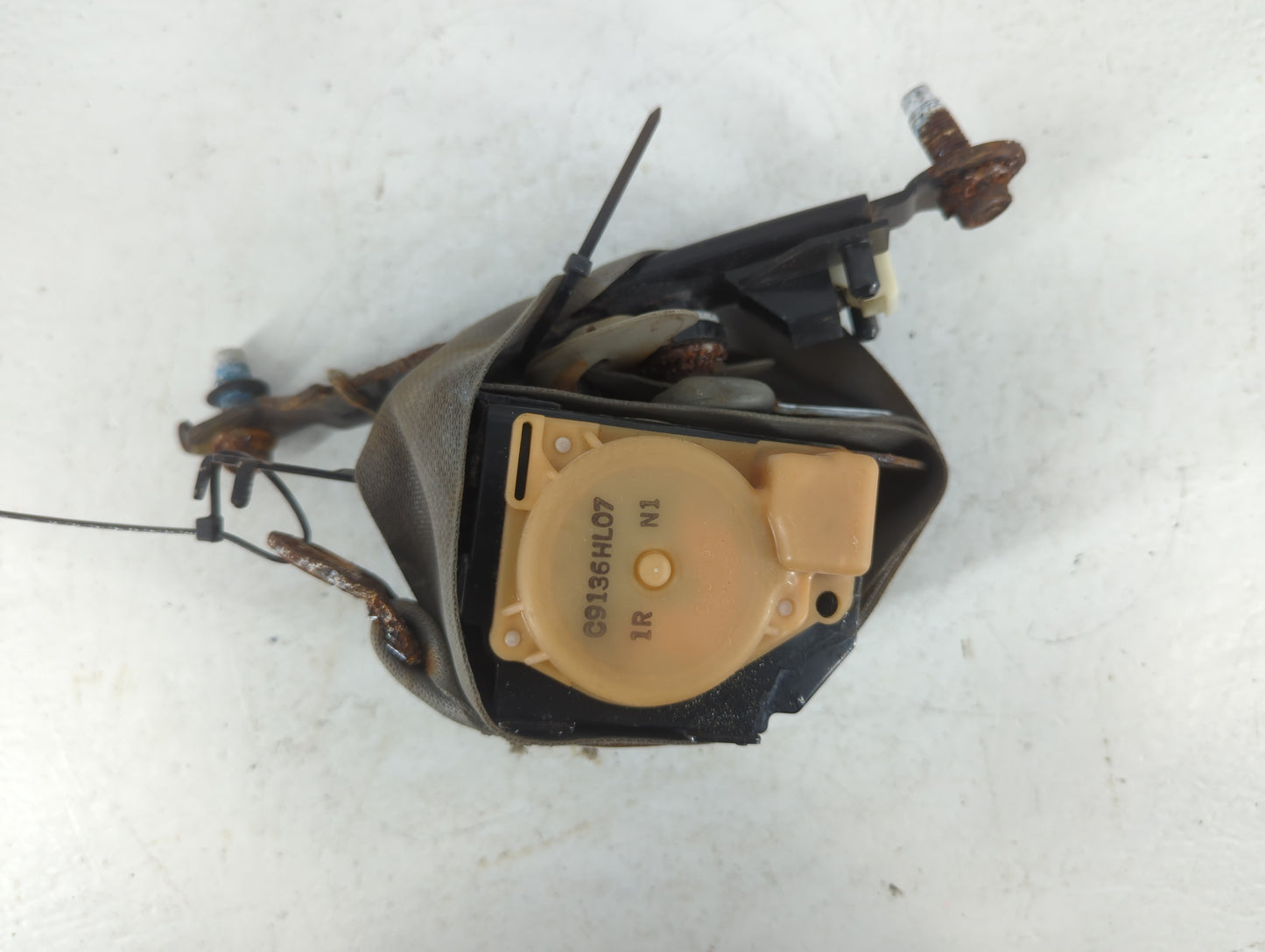 2006-2010 Kia Optima Passenger Right Seat Belt Front Retractor - Oemusedautoparts1.com