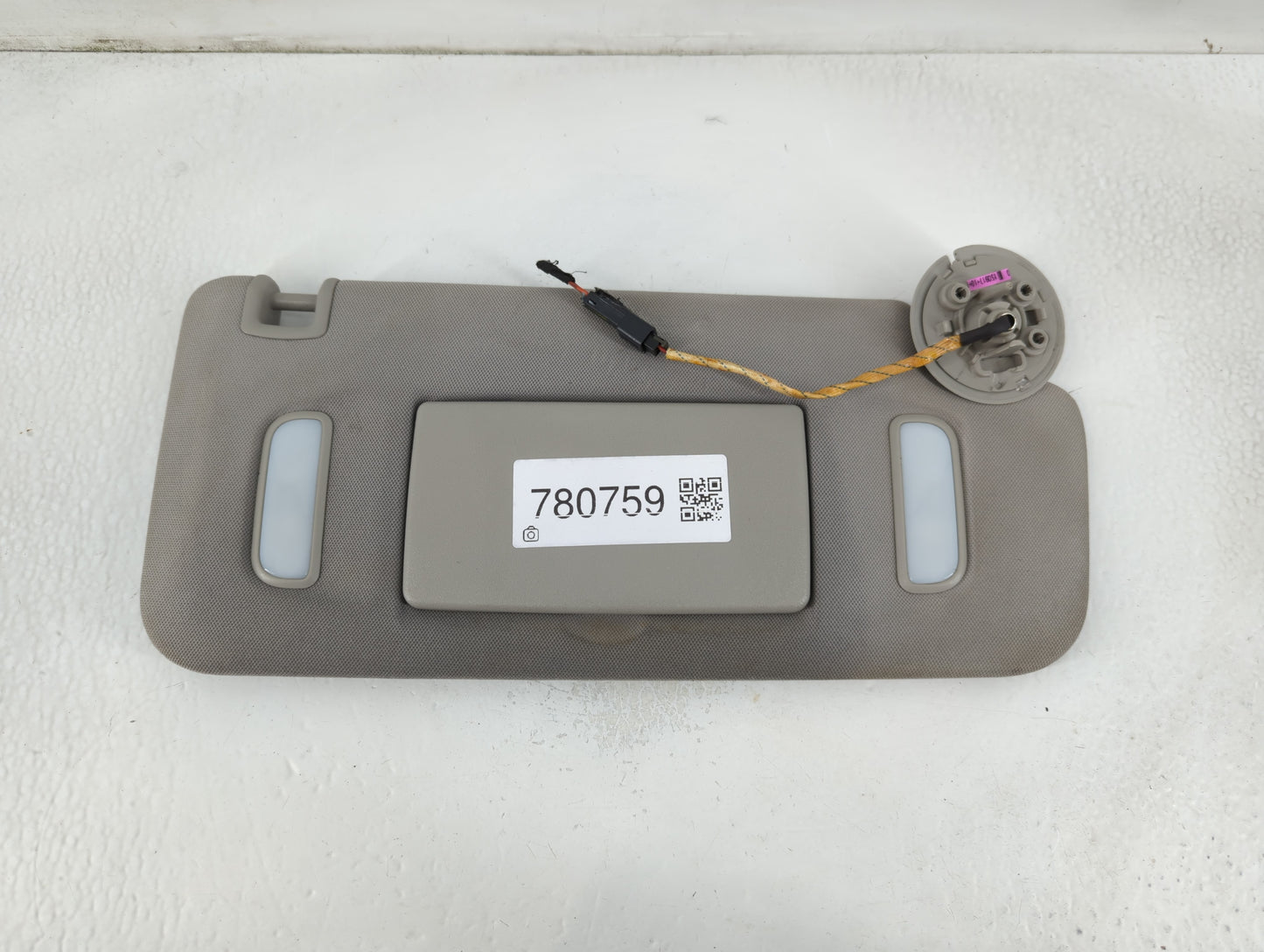 2016 Chevrolet Traverse Sun Visor Shade Replacement Passenger Right Mirror Fits OEM Used Auto Parts - Oemusedautoparts1.com