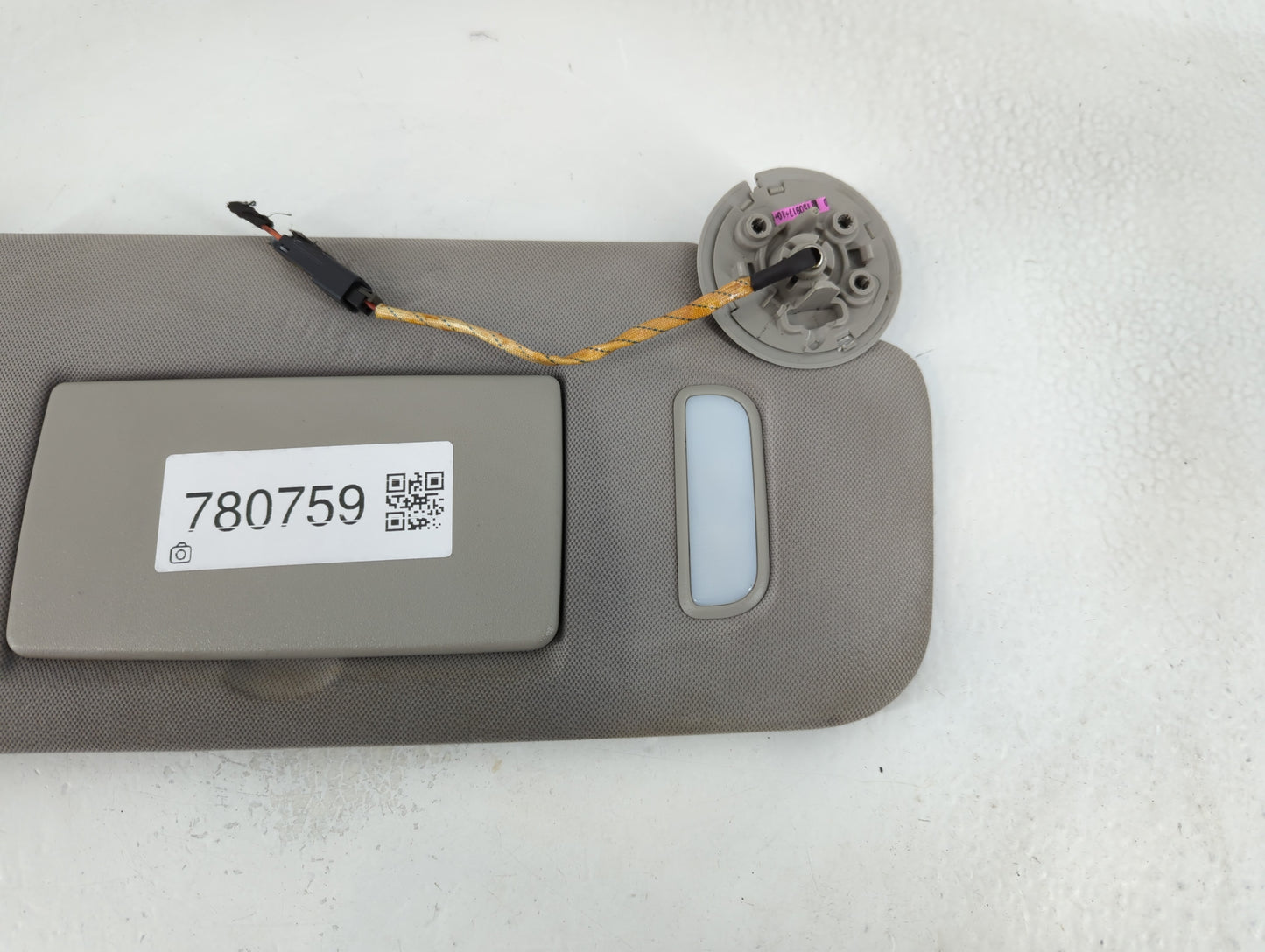 2016 Chevrolet Traverse Sun Visor Shade Replacement Passenger Right Mirror Fits OEM Used Auto Parts - Oemusedautoparts1.com