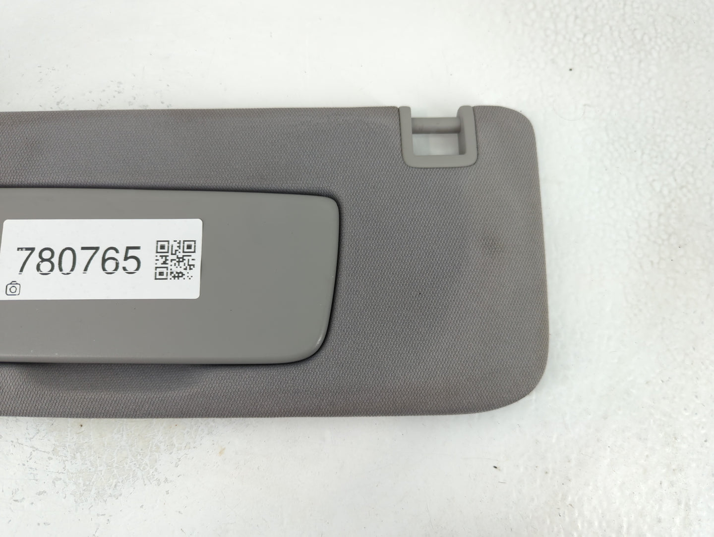 2018-2019 Chevrolet Equinox Sun Visor Shade Replacement Driver Left Mirror Fits Fits 2018 2019 OEM Used Auto Parts - Oemusedautoparts1.com