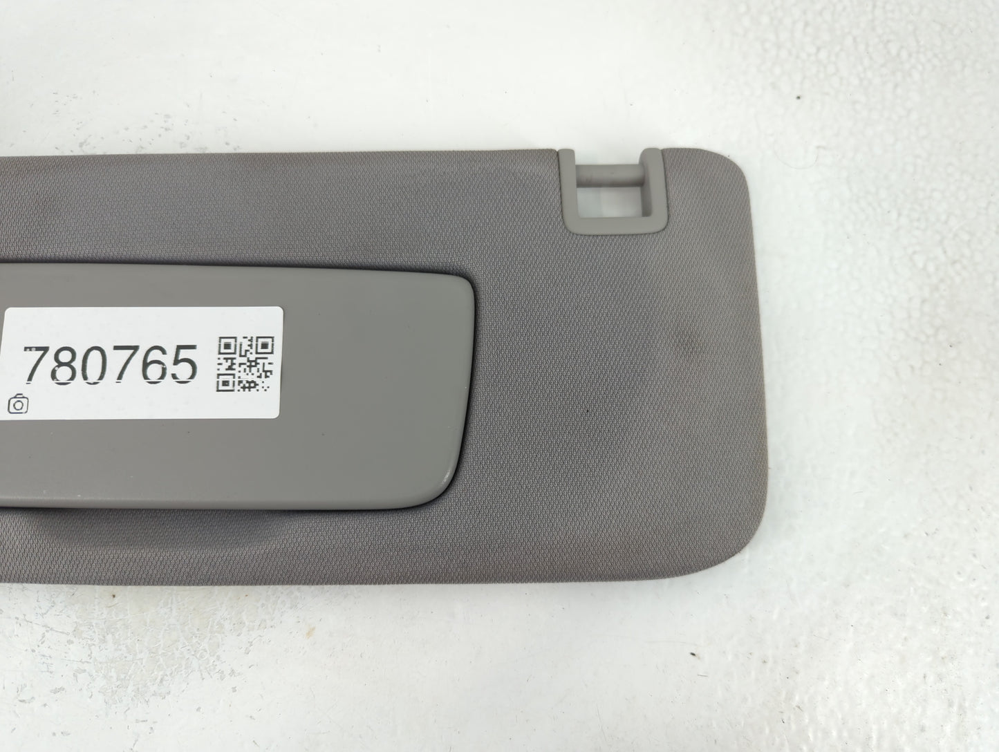 2018-2019 Chevrolet Equinox Sun Visor Shade Replacement Driver Left Mirror Fits Fits 2018 2019 OEM Used Auto Parts - Oemusedautoparts1.com