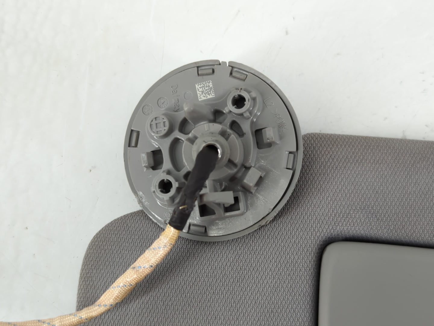 2018-2019 Chevrolet Equinox Sun Visor Shade Replacement Driver Left Mirror Fits Fits 2018 2019 OEM Used Auto Parts - Oemusedautoparts1.com