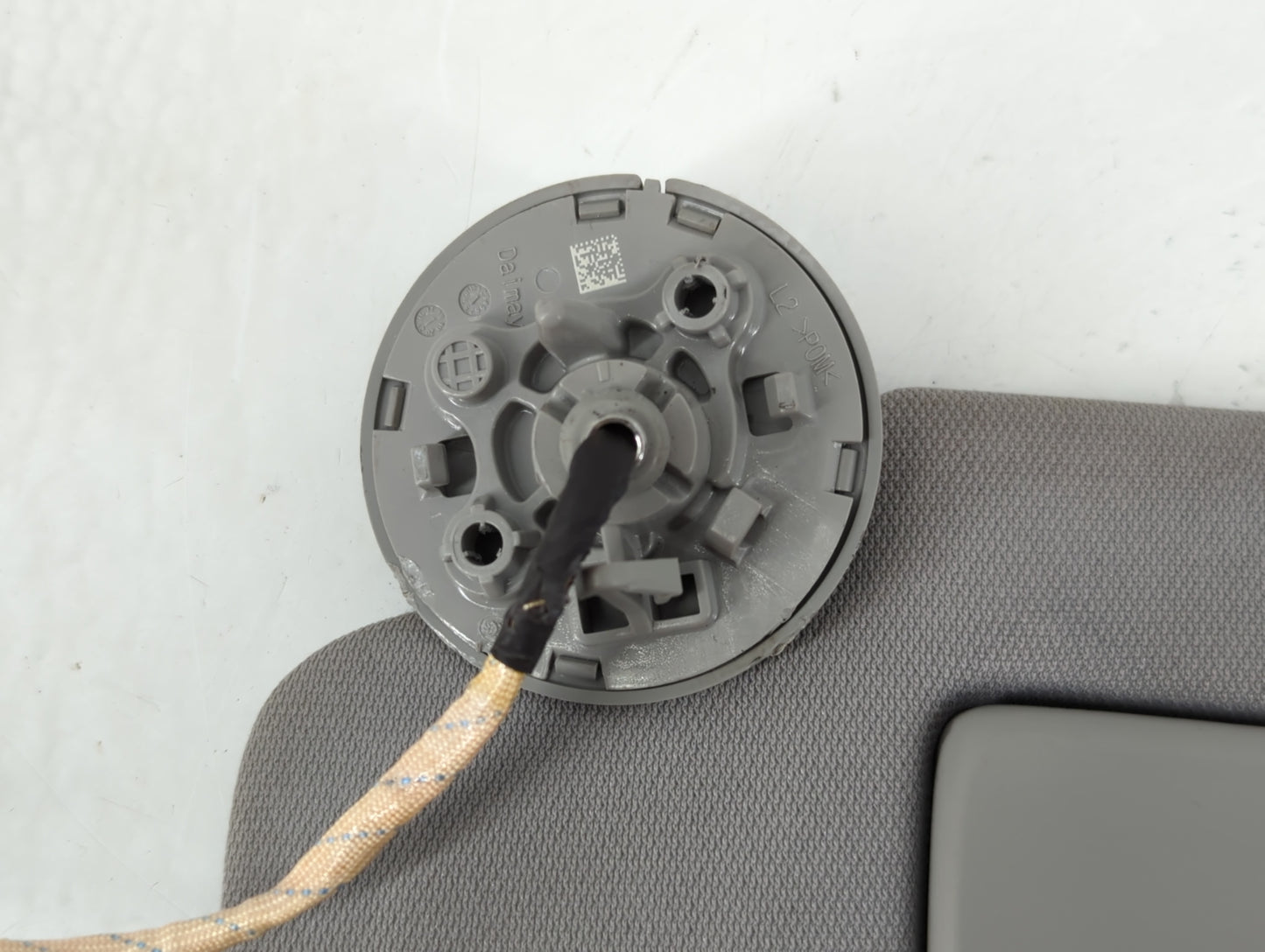 2018-2019 Chevrolet Equinox Sun Visor Shade Replacement Driver Left Mirror Fits Fits 2018 2019 OEM Used Auto Parts - Oemusedautoparts1.com