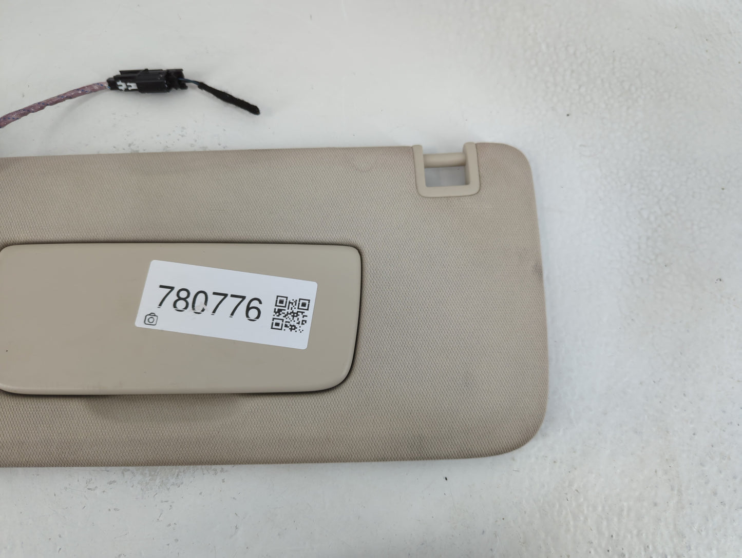 2021-2022 Buick Envision Sun Visor Shade Replacement Driver Left Mirror Fits Fits 2021 2022 OEM Used Auto Parts - Oemusedautoparts1.com