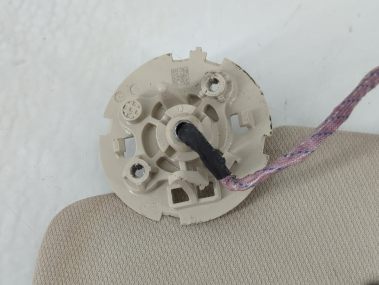 2021-2022 Buick Envision Sun Visor Shade Replacement Driver Left Mirror Fits Fits 2021 2022 OEM Used Auto Parts - Oemusedautoparts1.com