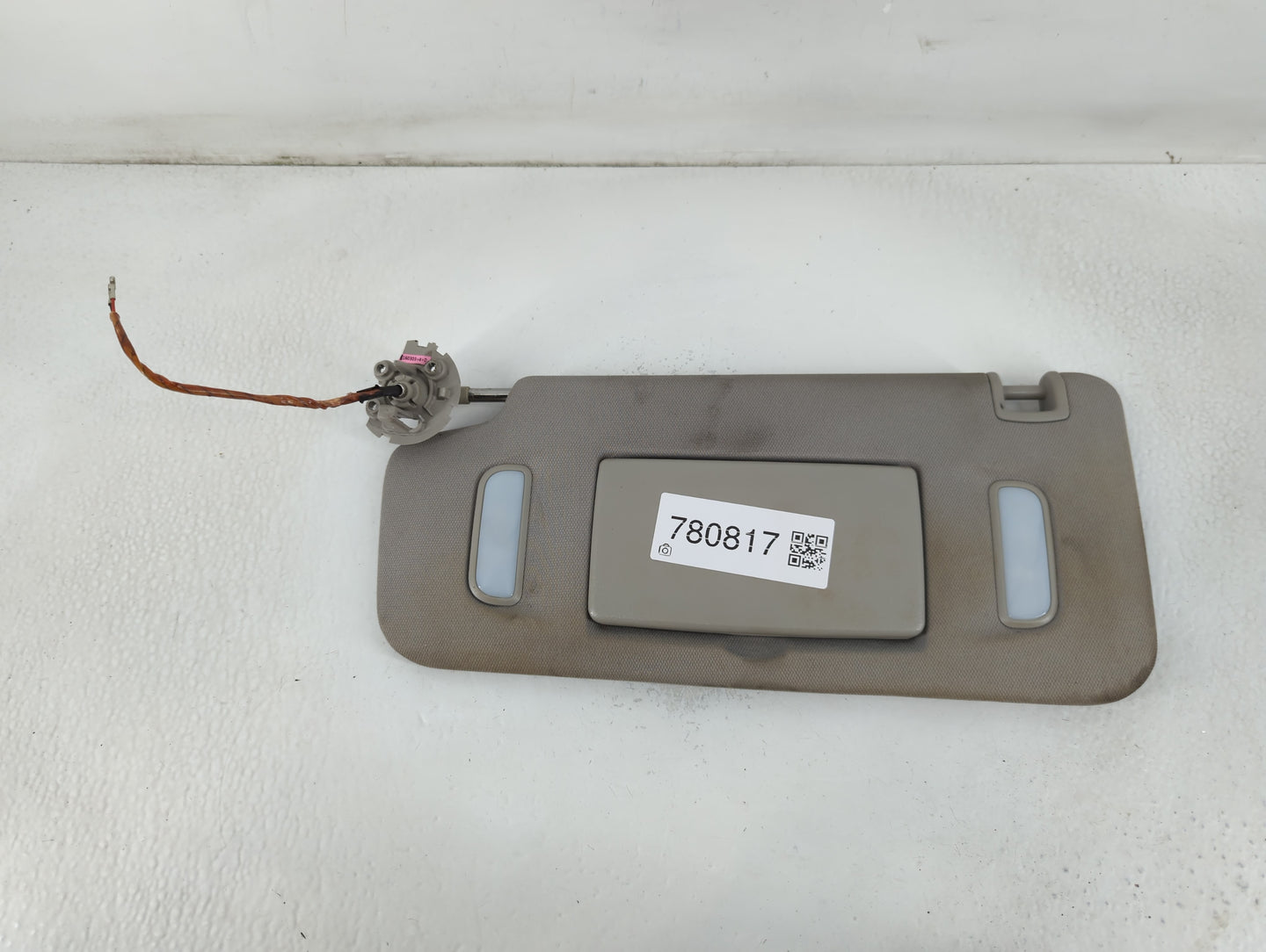 2010-2017 Chevrolet Equinox Sun Visor Shade Replacement Passenger Right Mirror Fits Fits 2010 2011 2012 2013 2014 2015 2016 2017 OEM Used Auto Parts - Oemusedautoparts1.com