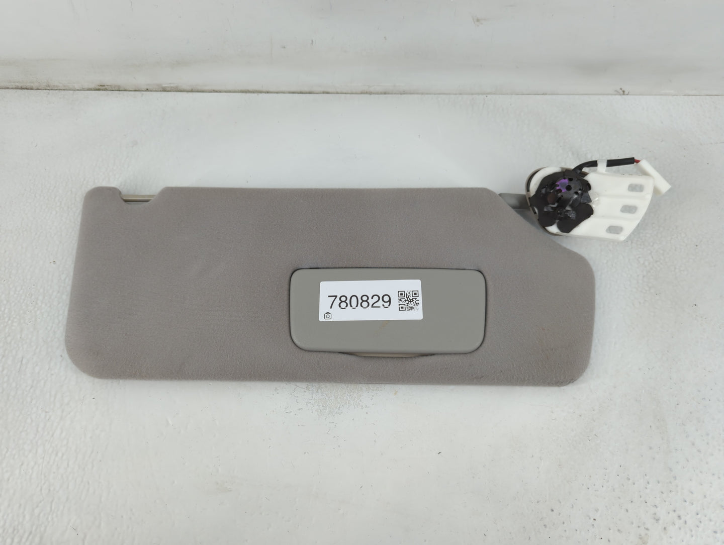 2011-2014 Toyota Sienna Sun Visor Shade Replacement Passenger Right Mirror Fits Fits 2011 2012 2013 2014 OEM Used Auto Parts - Oemusedautoparts1.com