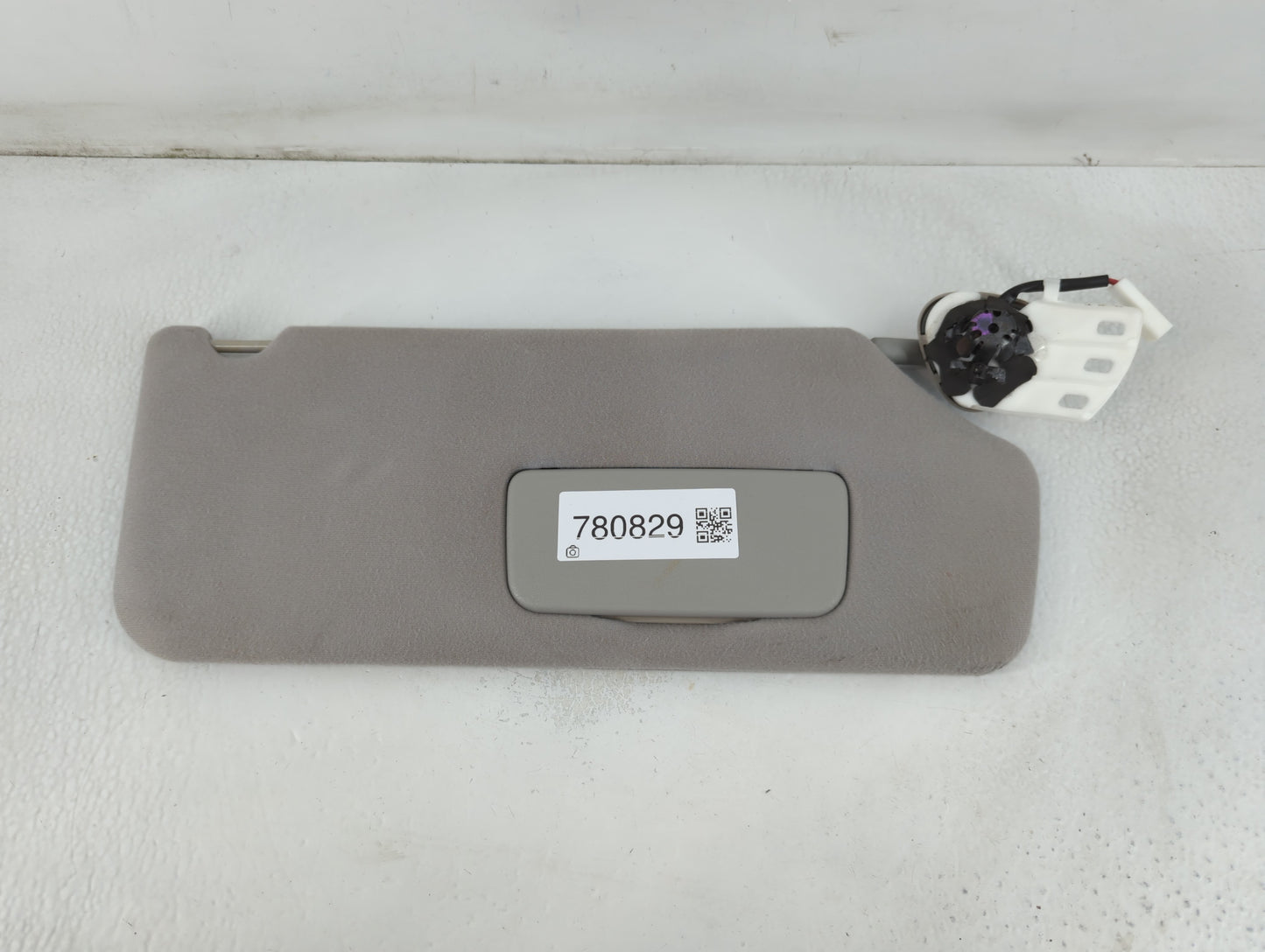 2011-2014 Toyota Sienna Sun Visor Shade Replacement Passenger Right Mirror Fits Fits 2011 2012 2013 2014 OEM Used Auto Parts - Oemusedautoparts1.com