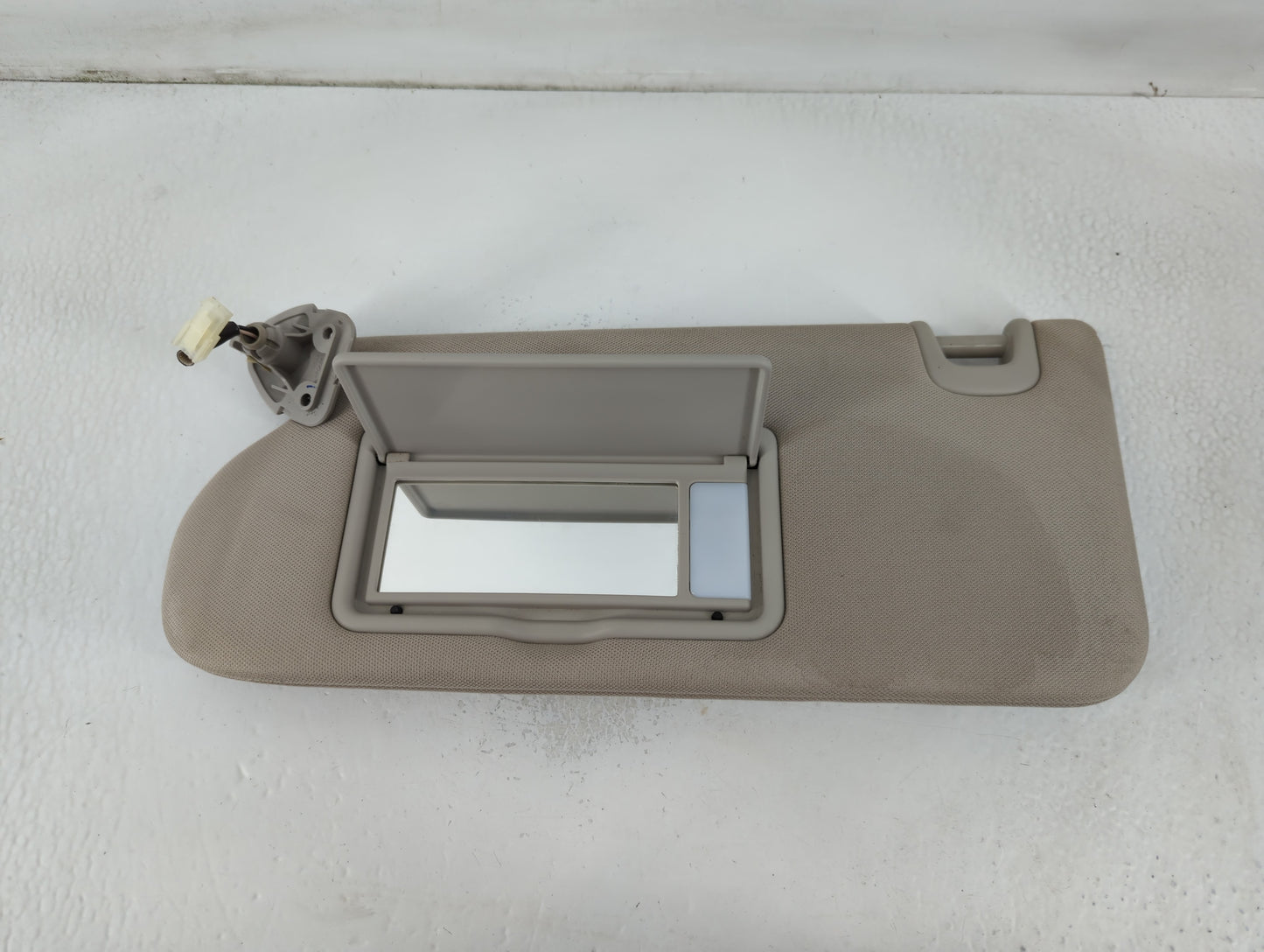 2015-2018 Nissan Murano Sun Visor Shade Replacement Driver Left Mirror Fits Fits 2015 2016 2017 2018 OEM Used Auto Parts - Oemusedautoparts1.com