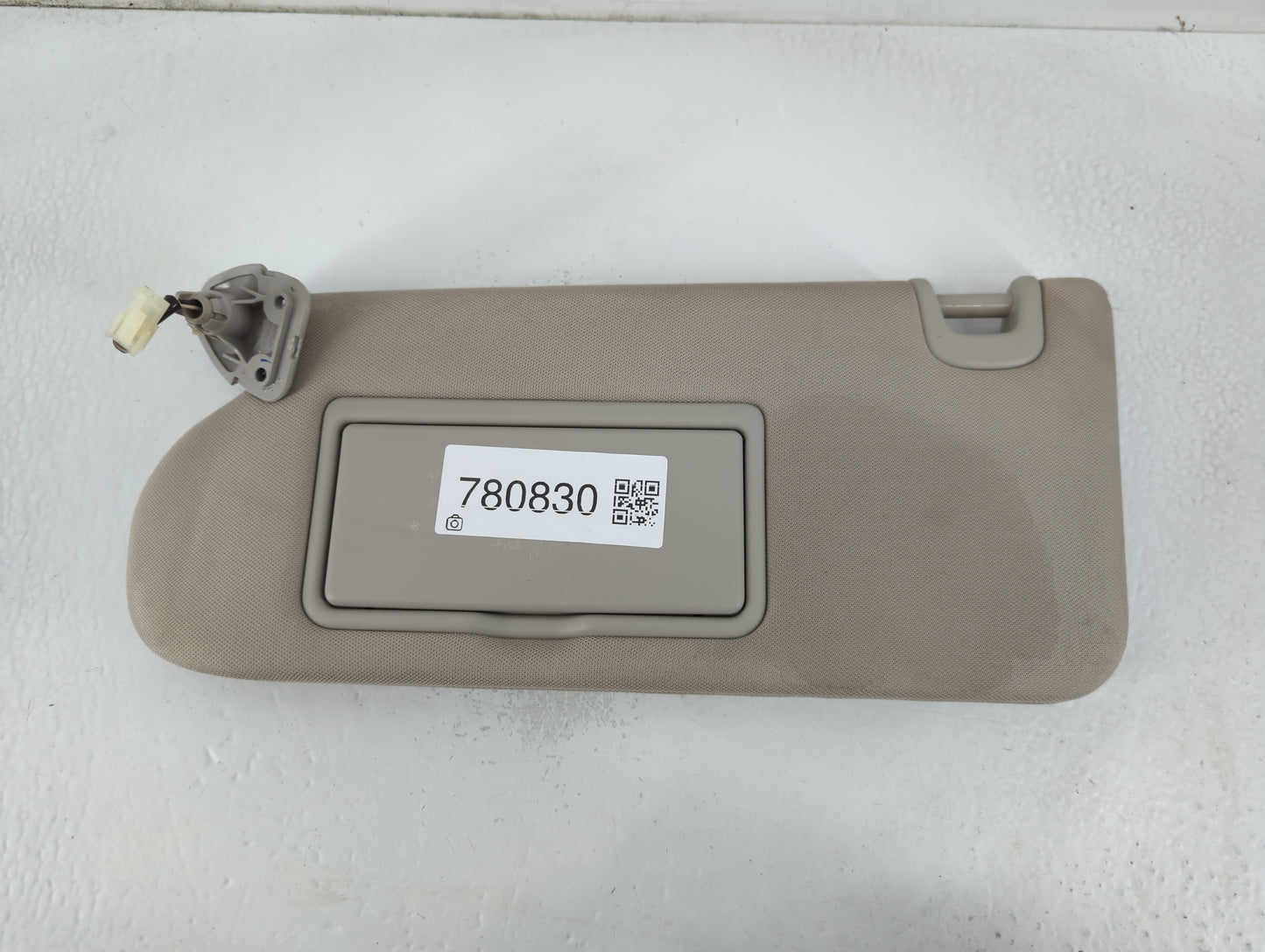 2015-2018 Nissan Murano Sun Visor Shade Replacement Driver Left Mirror Fits Fits 2015 2016 2017 2018 OEM Used Auto Parts - Oemusedautoparts1.com