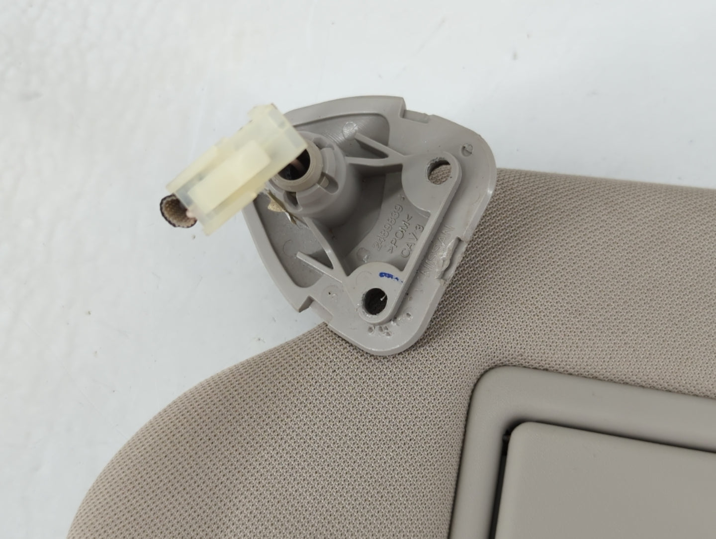 2015-2018 Nissan Murano Sun Visor Shade Replacement Driver Left Mirror Fits Fits 2015 2016 2017 2018 OEM Used Auto Parts - Oemusedautoparts1.com