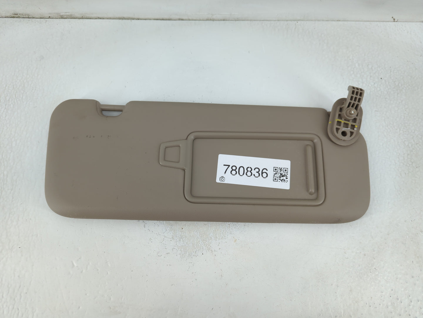 2017-2020 Hyundai Elantra Sun Visor Shade Replacement Passenger Right Mirror Fits Fits 2017 2018 2019 2020 OEM Used Auto Parts - Oemusedautoparts1.com