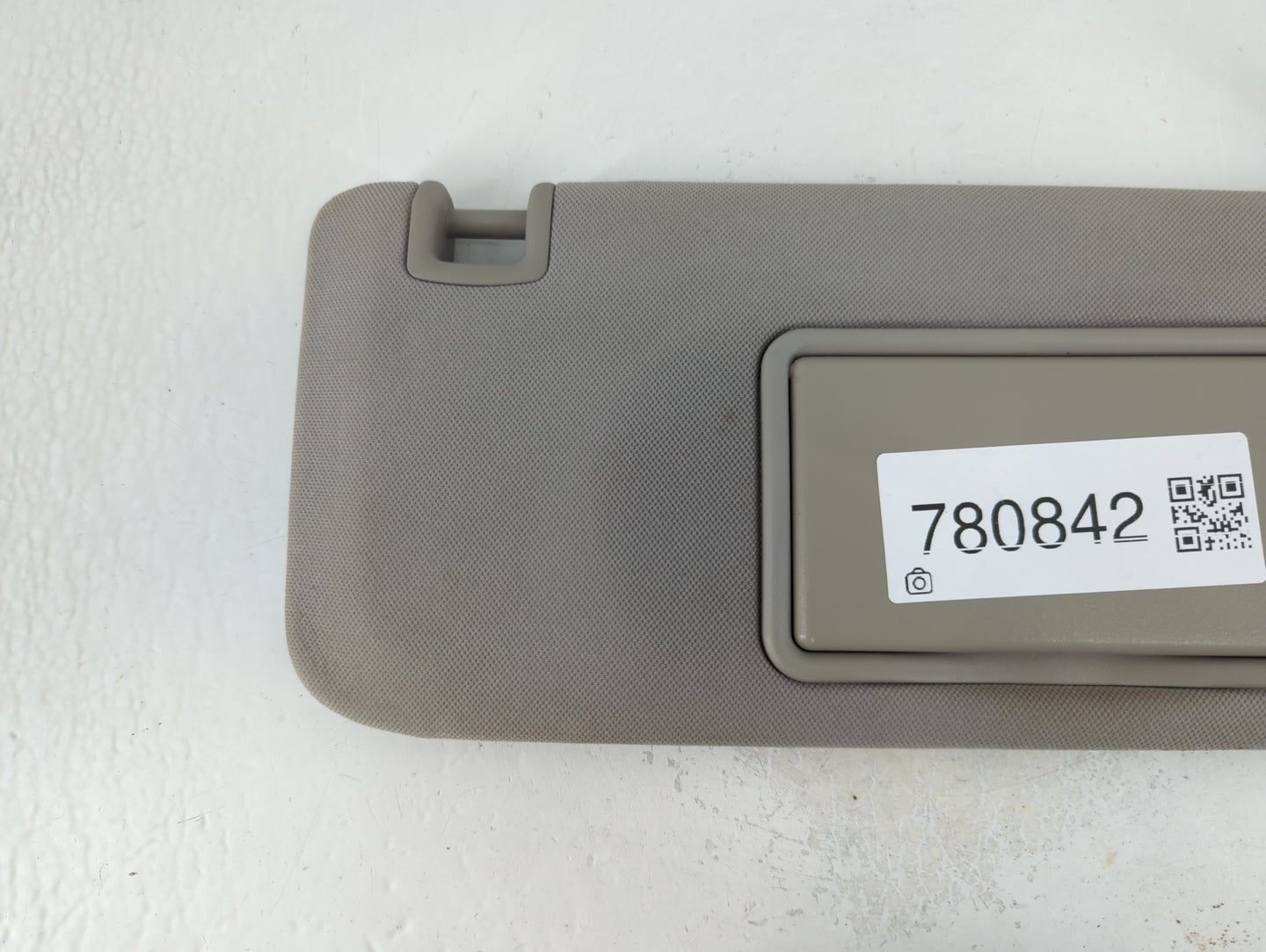 2004-2012 Chevrolet Malibu Sun Visor Shade Replacement Passenger Right Mirror Fits Fits 2004 2005 2008 2009 2010 2011 2012 OEM Used Auto Parts - Oemusedautoparts1.com