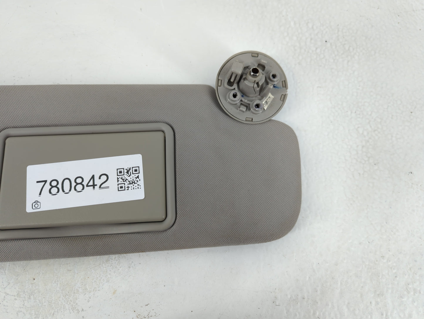 2004-2012 Chevrolet Malibu Sun Visor Shade Replacement Passenger Right Mirror Fits Fits 2004 2005 2008 2009 2010 2011 2012 OEM Used Auto Parts - Oemusedautoparts1.com