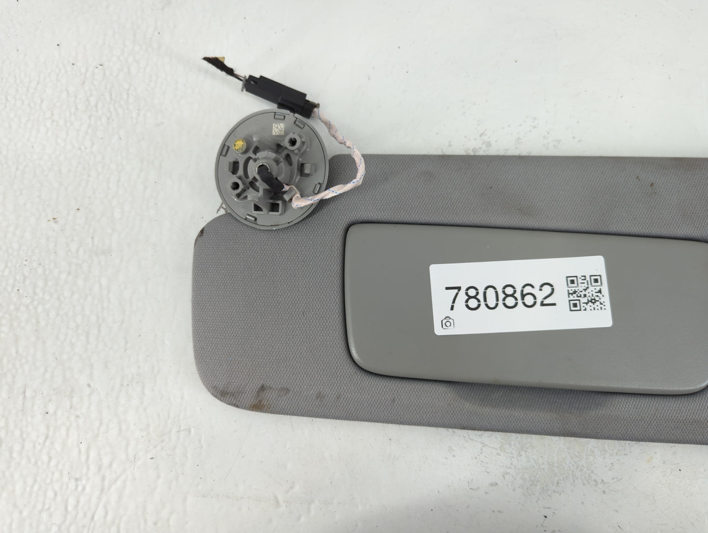 2022 Gmc Terrain Sun Visor Shade Replacement Passenger Right Mirror Fits OEM Used Auto Parts - Oemusedautoparts1.com