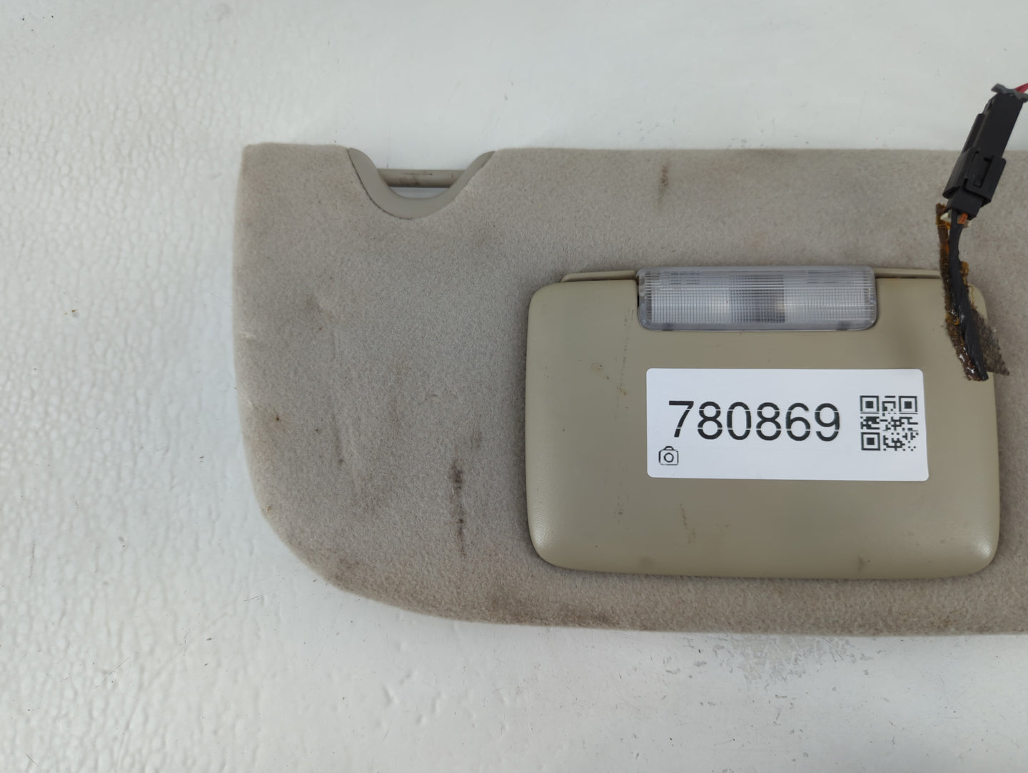 2005-2007 Chevrolet Trailblazer Sun Visor Shade Replacement Passenger Right Mirror Fits Fits 2005 2006 2007 OEM Used Auto Parts - Oemusedautoparts1.com