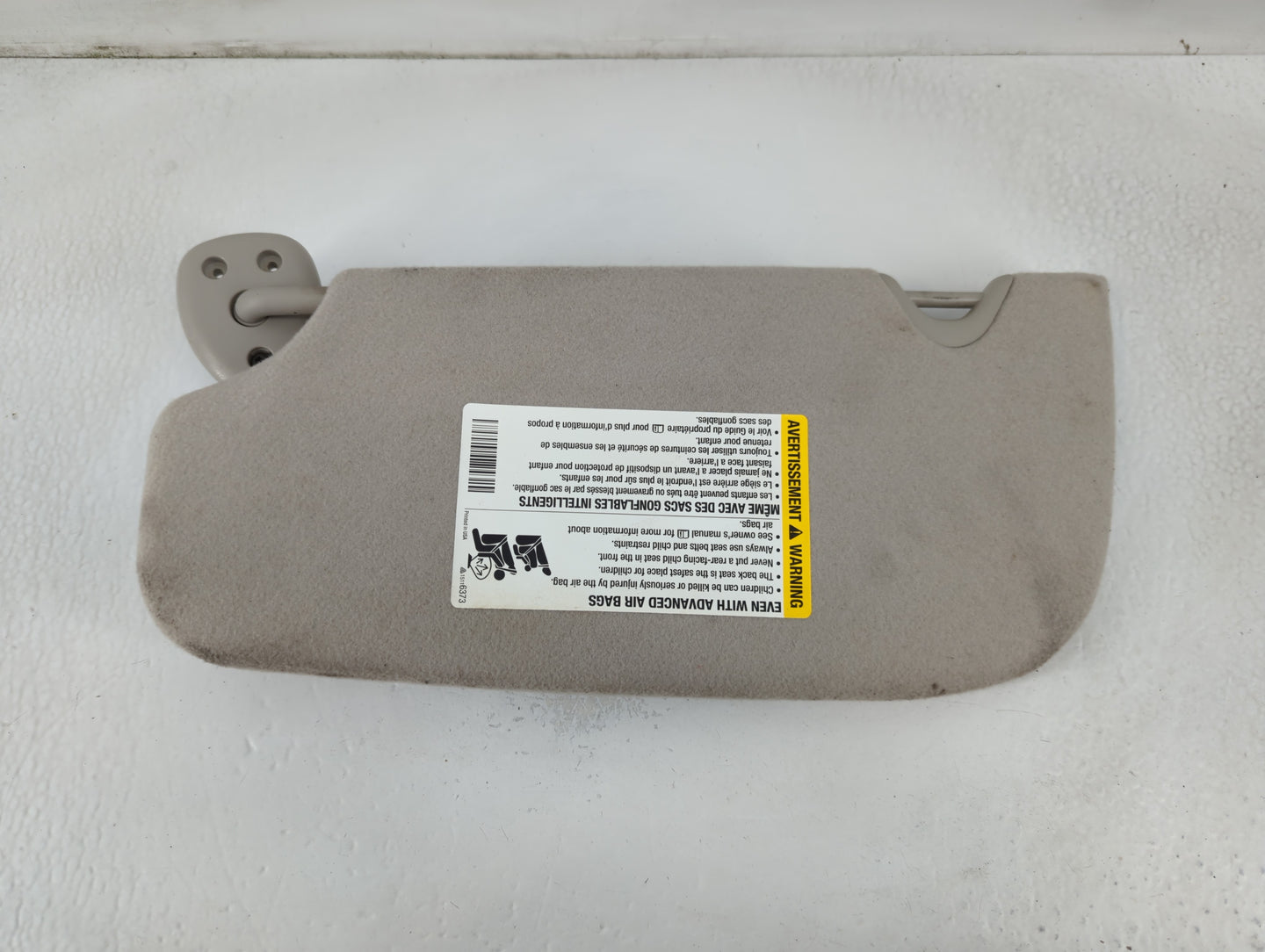 2005-2007 Chevrolet Trailblazer Sun Visor Shade Replacement Passenger Right Mirror Fits Fits 2005 2006 2007 OEM Used Auto Parts - Oemusedautoparts1.com