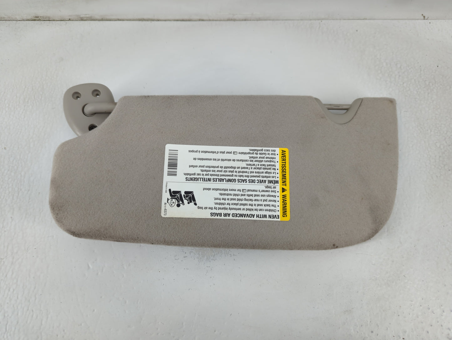 2005-2007 Chevrolet Trailblazer Sun Visor Shade Replacement Passenger Right Mirror Fits Fits 2005 2006 2007 OEM Used Auto Parts - Oemusedautoparts1.com