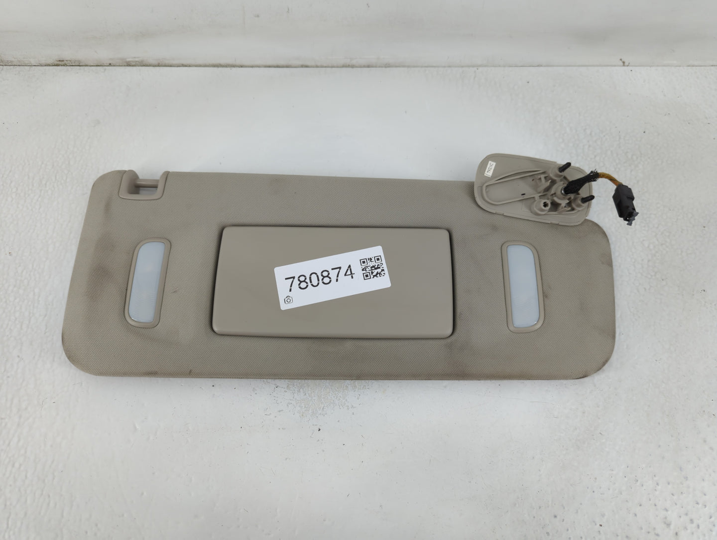 2007-2014 Chevrolet Suburban 1500 Sun Visor Shade Replacement Passenger Right Mirror Fits OEM Used Auto Parts - Oemusedautoparts1.com