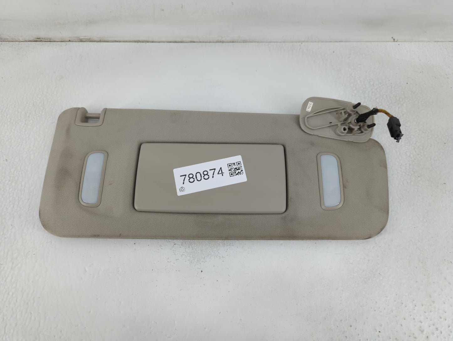 2007-2014 Chevrolet Suburban 1500 Sun Visor Shade Replacement Passenger Right Mirror Fits OEM Used Auto Parts - Oemusedautoparts1.com