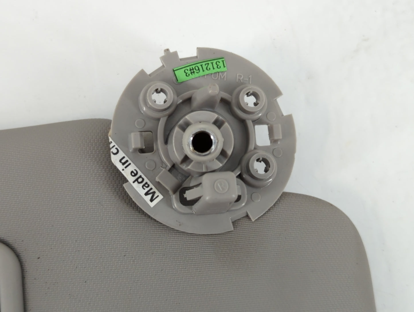 2011-2016 Chevrolet Cruze Sun Visor Shade Replacement Passenger Right Mirror Fits Fits 2011 2012 2013 2014 2015 2016 OEM Used Auto Parts - Oemusedautoparts1.com