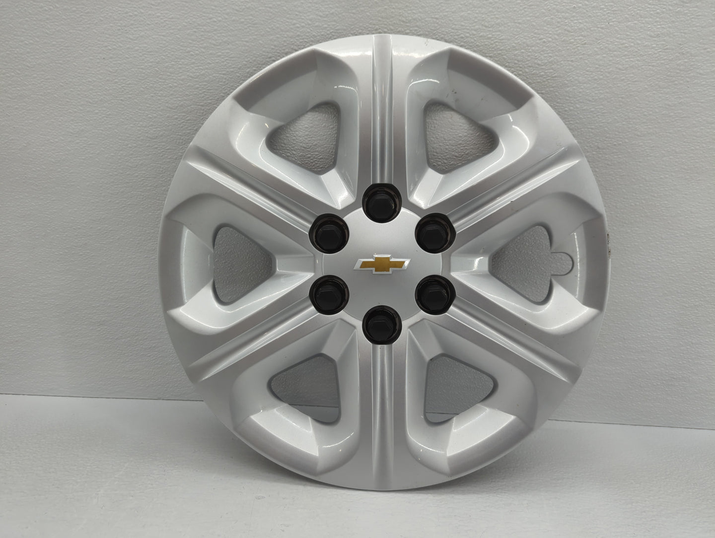 2017-2017 Chevrolet Traverse Driver Front Wheel Hub Oem - Oemusedautoparts1.com
