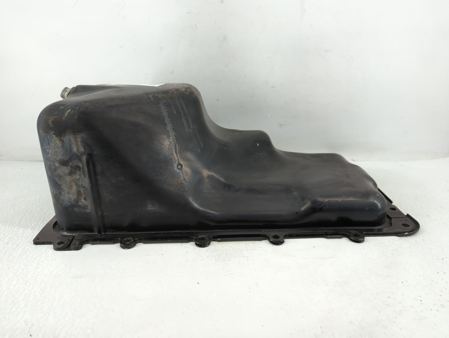 2003-2005 Lincoln Aviator Engine Oil Pan P/N:2E6675GB Fits Fits 2002 2003 2004 2005 OEM Used Auto Parts - Oemusedautoparts1.com