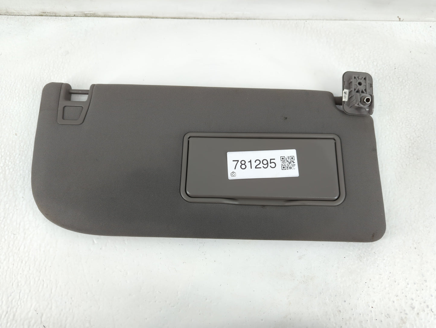 2018-2020 Ford F-150 Sun Visor Shade Replacement Passenger Right Mirror Fits Fits 2018 2019 2020 OEM Used Auto Parts - Oemusedautoparts1.com