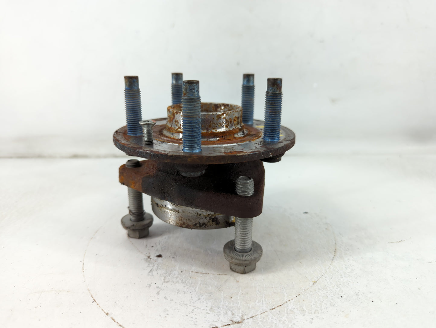 2016-2019 Chevrolet Cruze Driver Front Wheel Hub Oem - Oemusedautoparts1.com
