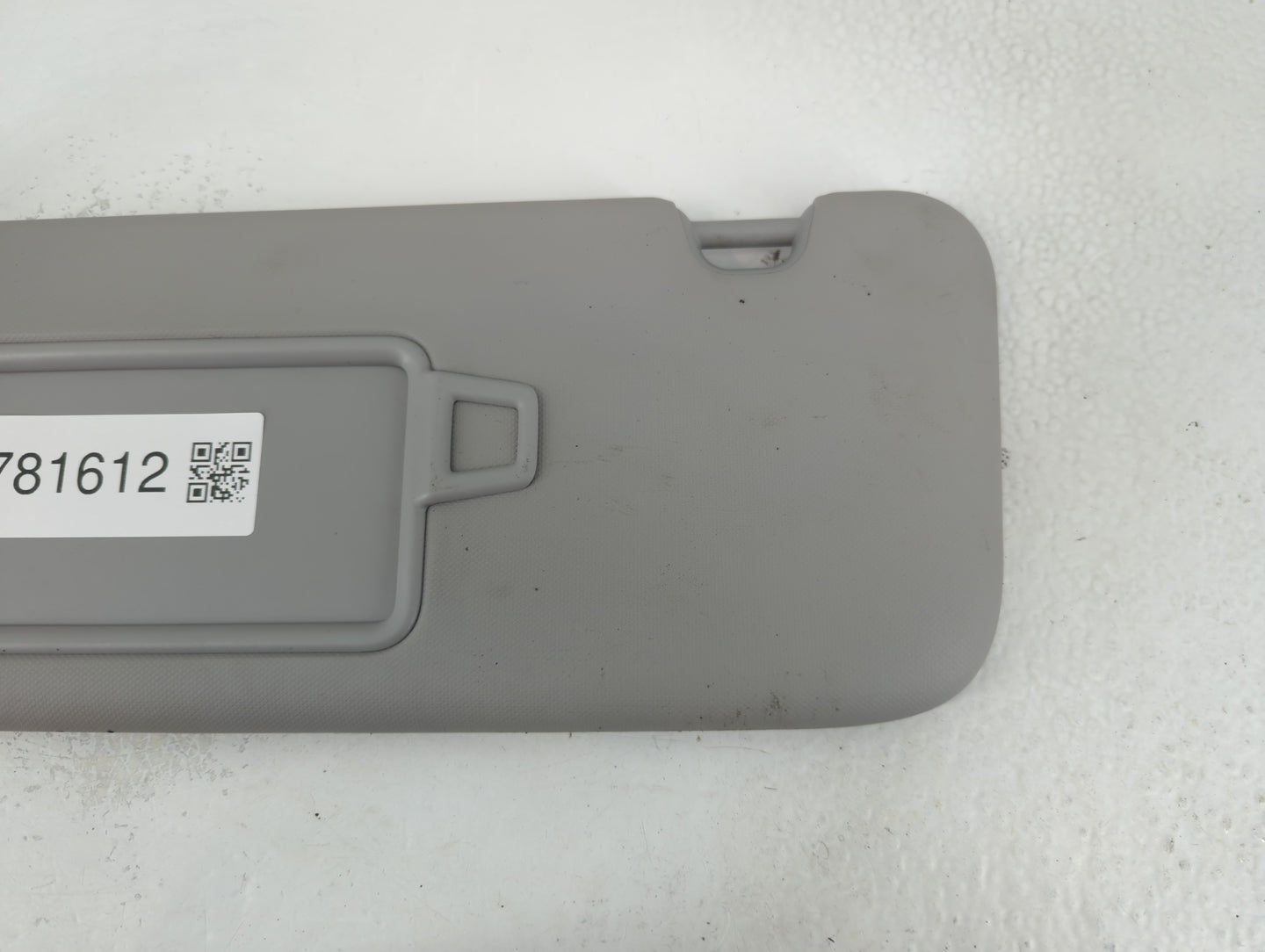 2021-2022 Hyundai Elantra Sun Visor Shade Replacement Driver Left Mirror Fits Fits 2021 2022 OEM Used Auto Parts - Oemusedautoparts1.com