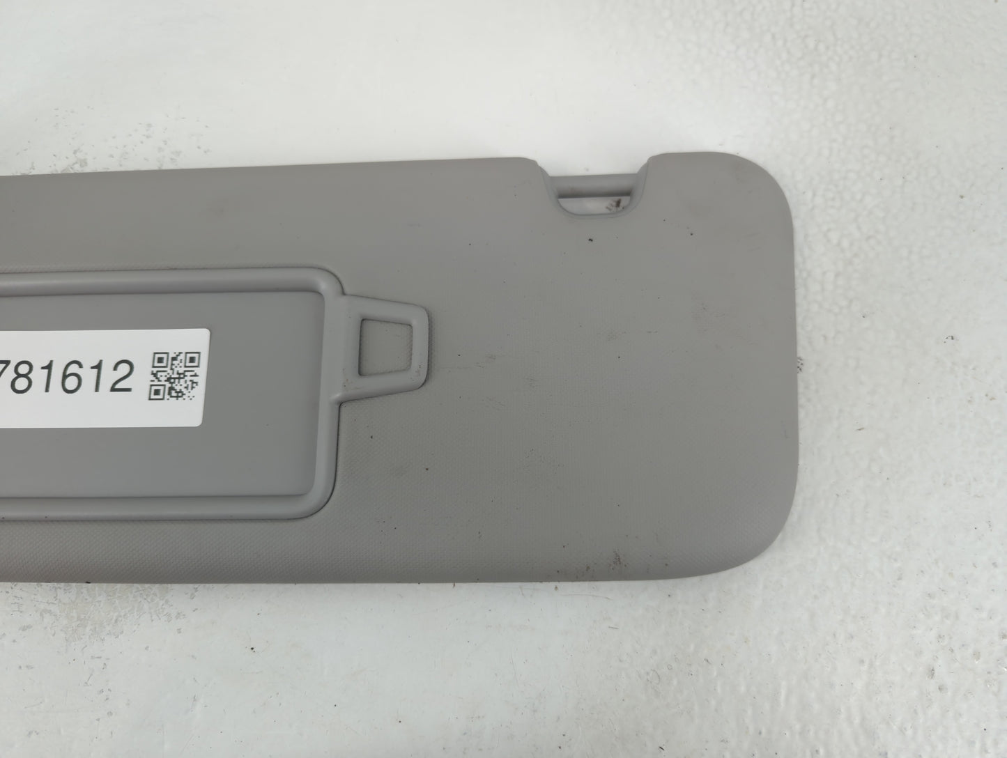 2021-2022 Hyundai Elantra Sun Visor Shade Replacement Driver Left Mirror Fits Fits 2021 2022 OEM Used Auto Parts - Oemusedautoparts1.com