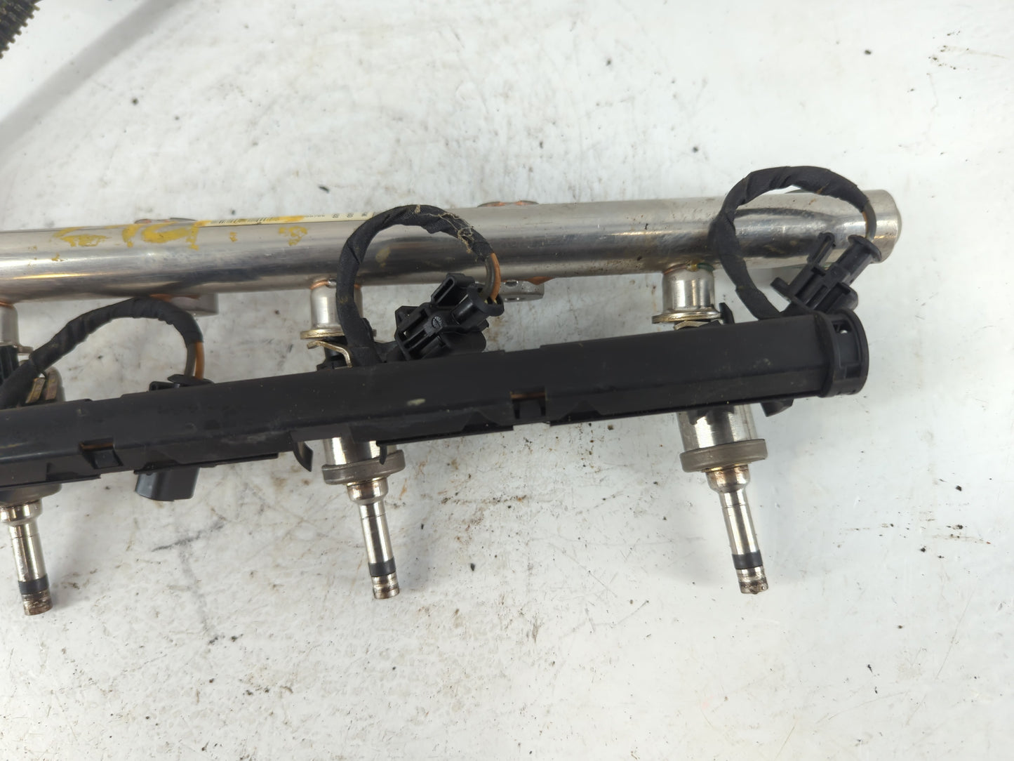 2011 Buick Lacrosse Fuel Injectors P/N:12638531 Fits OEM Used Auto Parts - Oemusedautoparts1.com