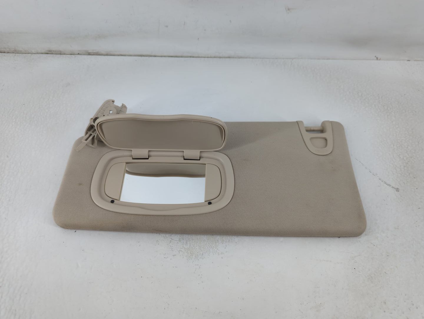 2016-2017 Chrysler 200 Sun Visor Shade Replacement Passenger Right Mirror Fits Fits 2016 2017 OEM Used Auto Parts - Oemusedautoparts1.com