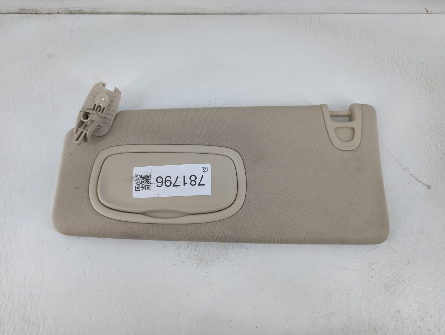 2016-2017 Chrysler 200 Sun Visor Shade Replacement Passenger Right Mirror Fits Fits 2016 2017 OEM Used Auto Parts - Oemusedautoparts1.com