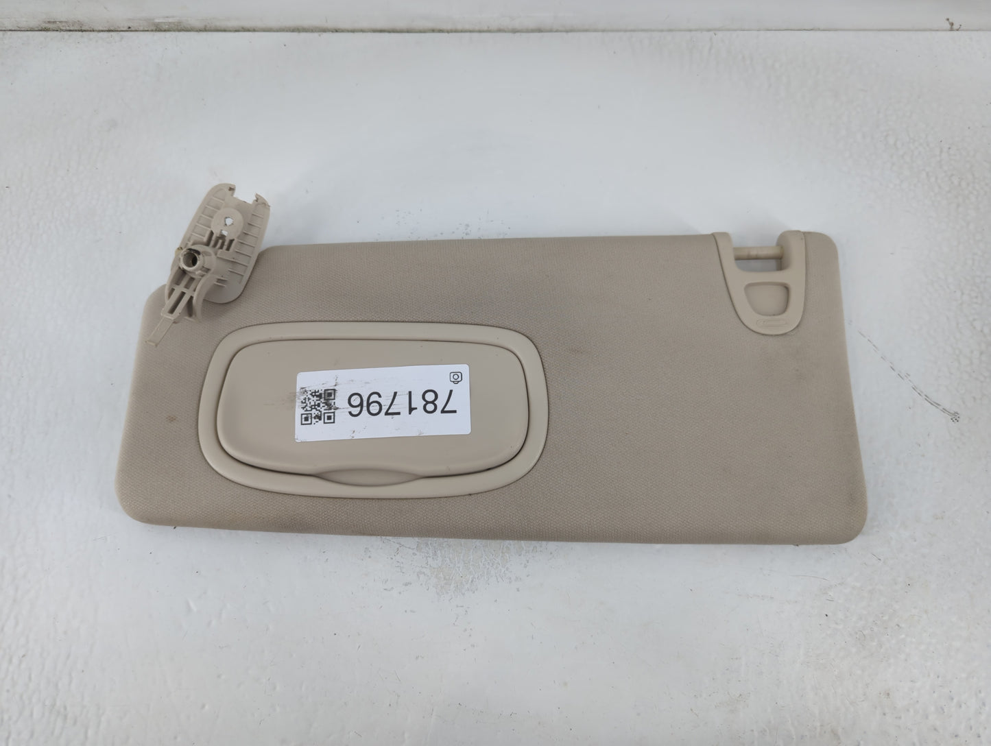 2016-2017 Chrysler 200 Sun Visor Shade Replacement Passenger Right Mirror Fits Fits 2016 2017 OEM Used Auto Parts - Oemusedautoparts1.com