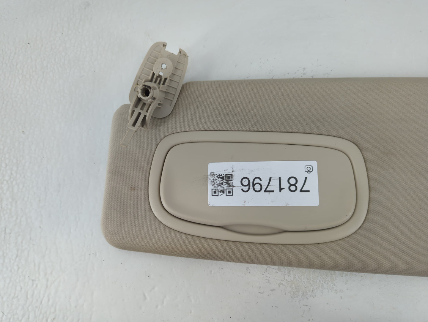 2016-2017 Chrysler 200 Sun Visor Shade Replacement Passenger Right Mirror Fits Fits 2016 2017 OEM Used Auto Parts - Oemusedautoparts1.com