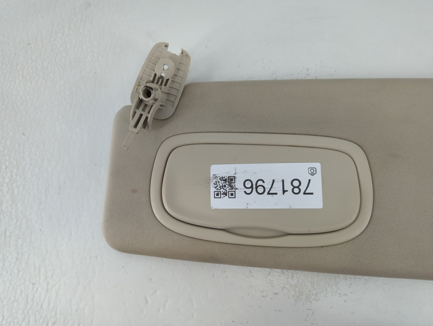 2016-2017 Chrysler 200 Sun Visor Shade Replacement Passenger Right Mirror Fits Fits 2016 2017 OEM Used Auto Parts - Oemusedautoparts1.com