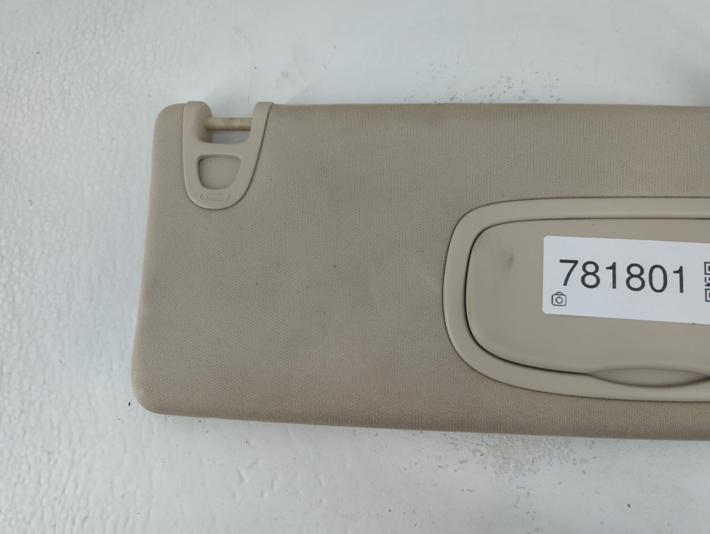 2016-2017 Chrysler 200 Sun Visor Shade Replacement Driver Left Mirror Fits Fits 2016 2017 OEM Used Auto Parts - Oemusedautoparts1.com