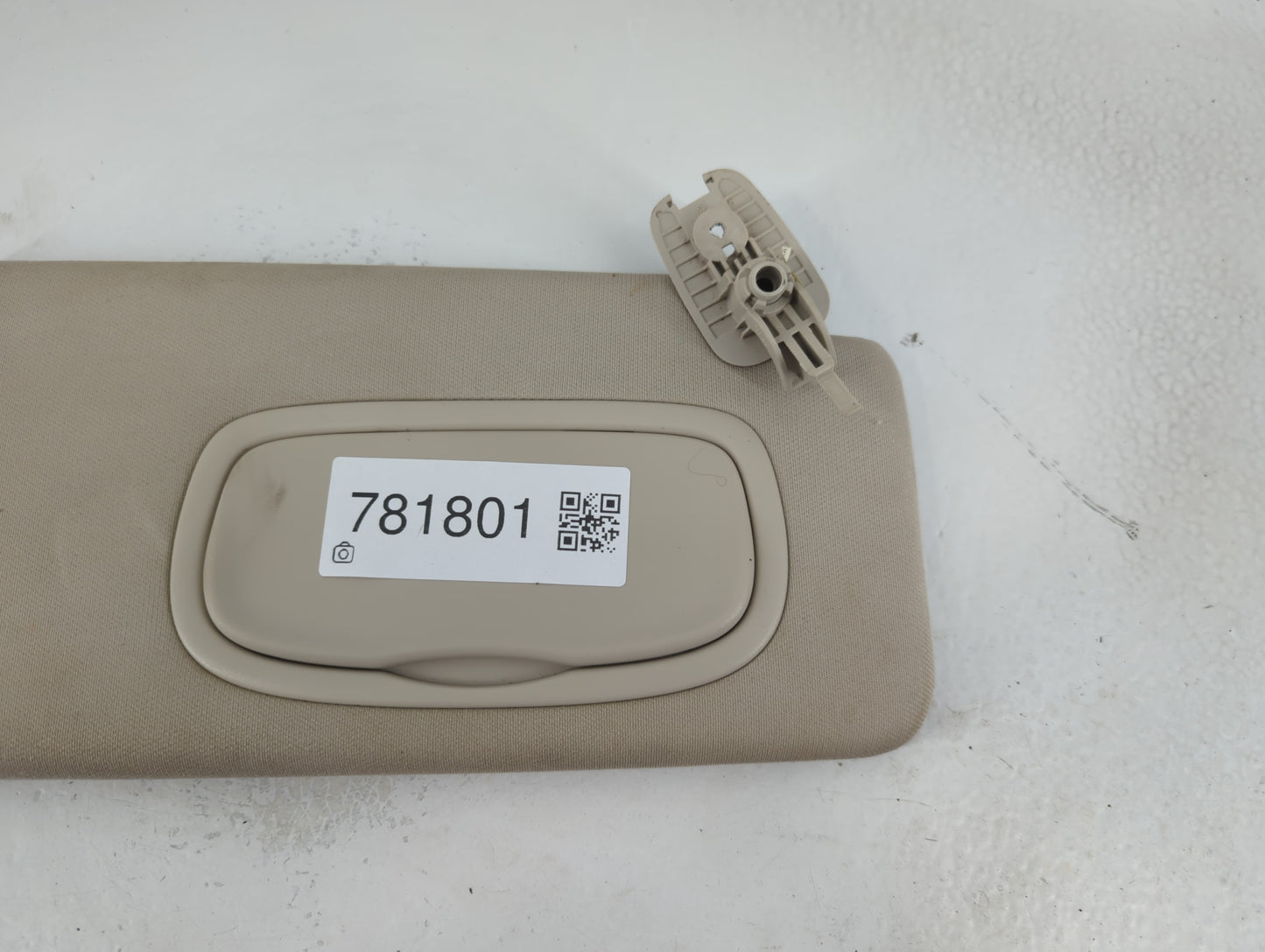 2016-2017 Chrysler 200 Sun Visor Shade Replacement Driver Left Mirror Fits Fits 2016 2017 OEM Used Auto Parts - Oemusedautoparts1.com