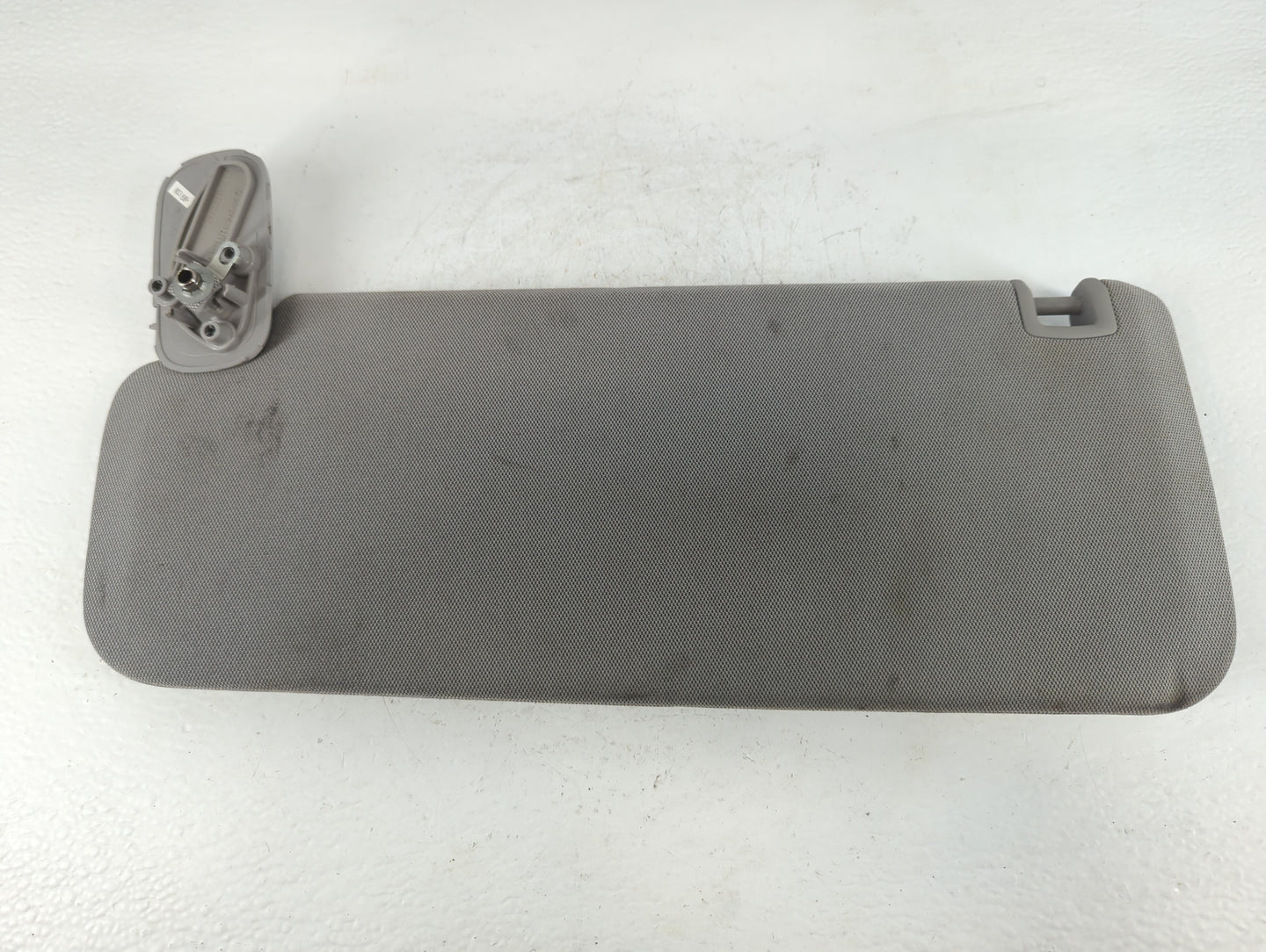 2014-2019 Chevrolet Silverado 1500 Sun Visor Shade Replacement Driver Left Mirror Fits Fits 2014 2015 2016 2017 2018 2019 OEM Used Auto Parts - Oemusedautoparts1.com