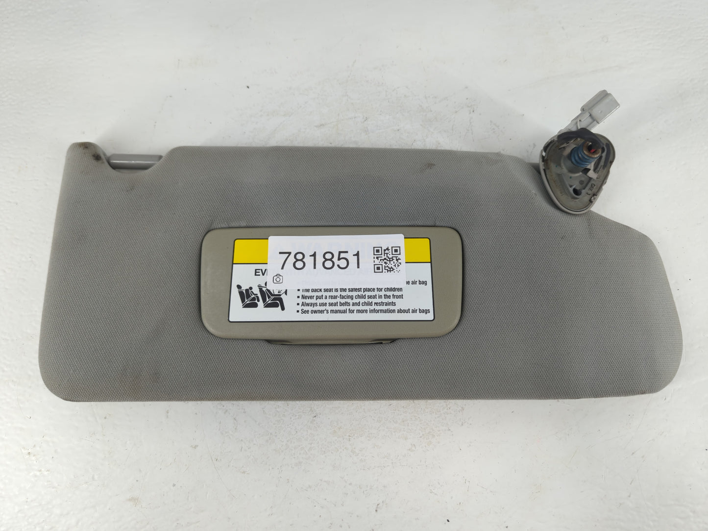 2003-2007 Honda Accord Sun Visor Shade Replacement Passenger Right Mirror Fits Fits 2003 2004 2005 2006 2007 OEM Used Auto Parts - Oemusedautoparts1.com