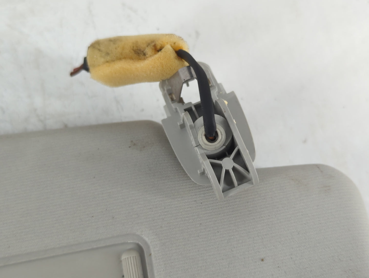 2011-2018 Volkswagen Jetta Sun Visor Shade Replacement Passenger Right Mirror Fits Fits 2011 2012 2013 2014 2015 2016 2017 2018 OEM Used Auto Parts - Oemusedautoparts1.com