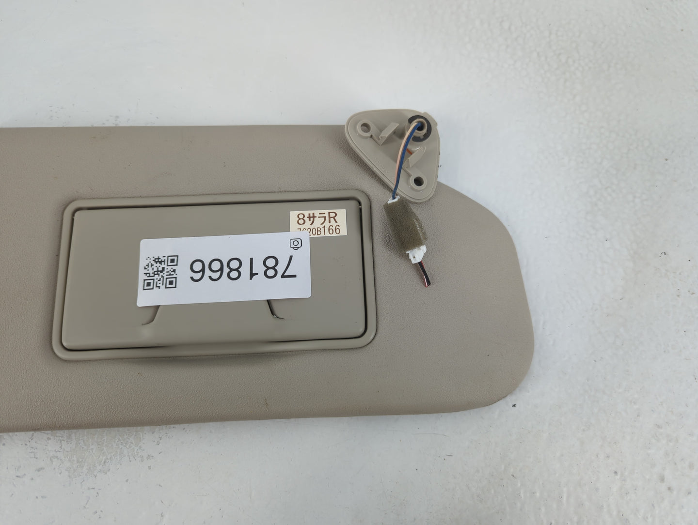 2016 Mitsubishi Outlander Sun Visor Shade Replacement Passenger Right Mirror Fits OEM Used Auto Parts - Oemusedautoparts1.com