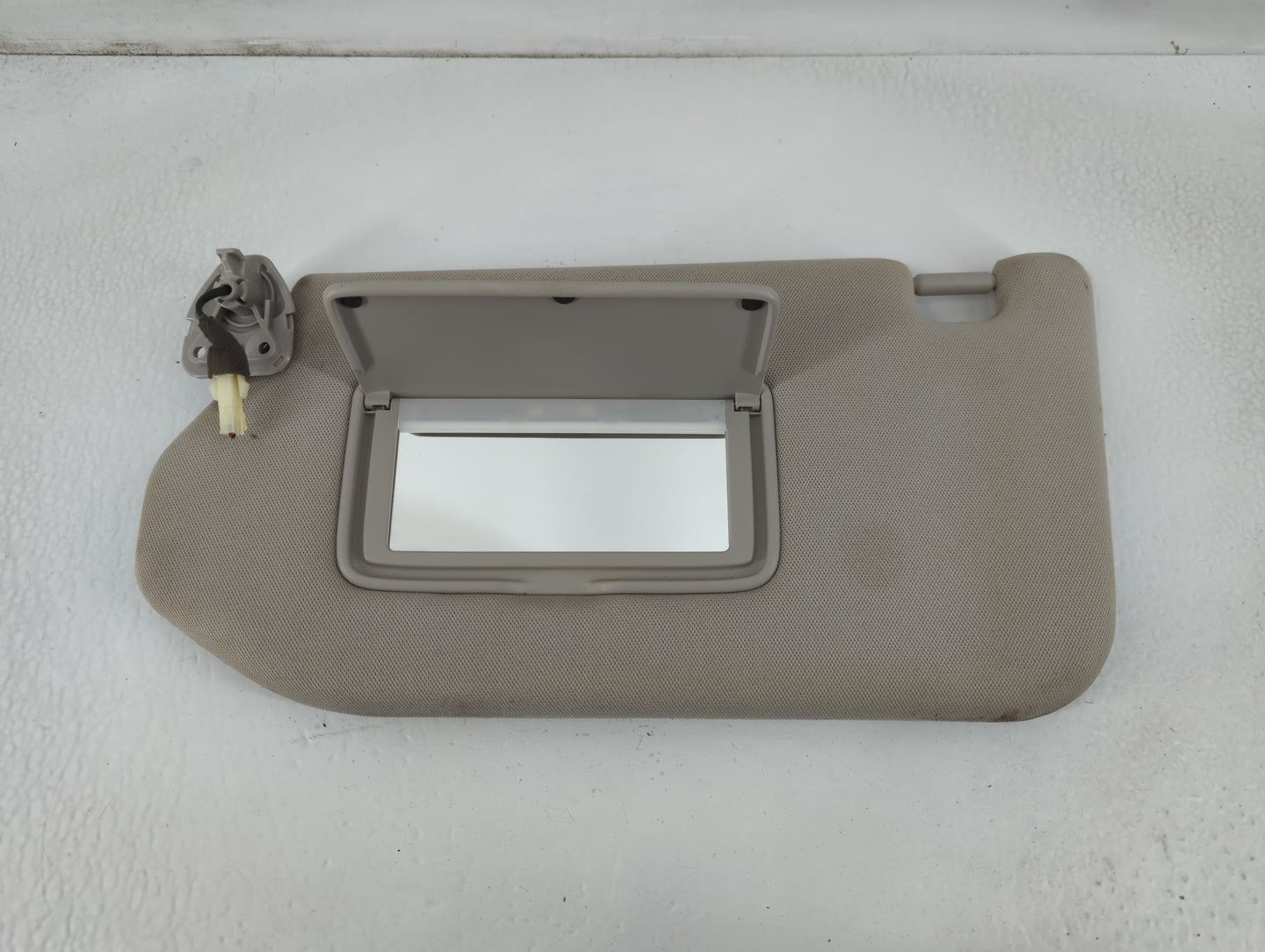 2019-2020 Nissan Pathfinder Sun Visor Shade Replacement Driver Left Mirror Fits Fits 2019 2020 OEM Used Auto Parts - Oemusedautoparts1.com