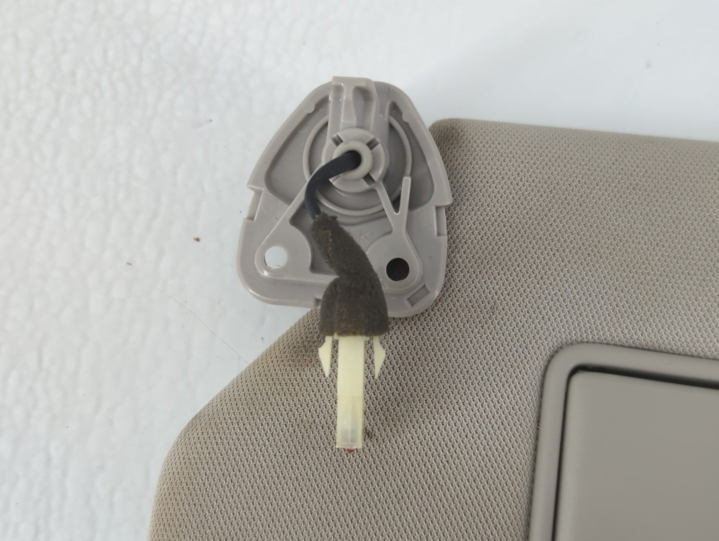 2019-2020 Nissan Pathfinder Sun Visor Shade Replacement Driver Left Mirror Fits Fits 2019 2020 OEM Used Auto Parts - Oemusedautoparts1.com